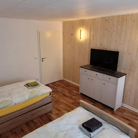 Seyfarthrooms - Monteurwohnung Grossroehrsdorf 3 - Zentrale Lage, Gute Anbindung, Ideal Fuer 2 Personen