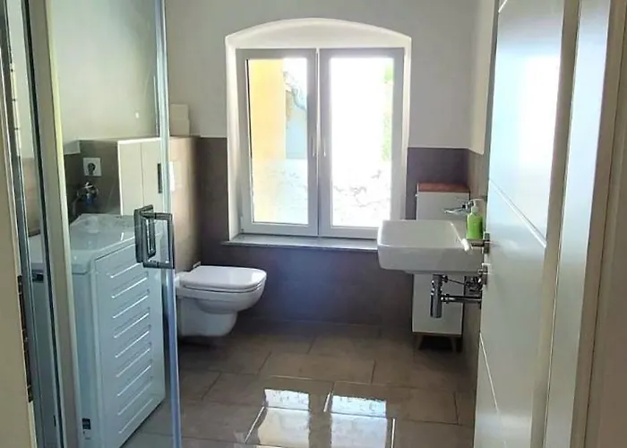 Seyfarthrooms - Monteurwohnung Grossroehrsdorf 3 - Zentrale Lage, Gute Anbindung, Ideal Fuer 2 Personen Grossrohrsdorf